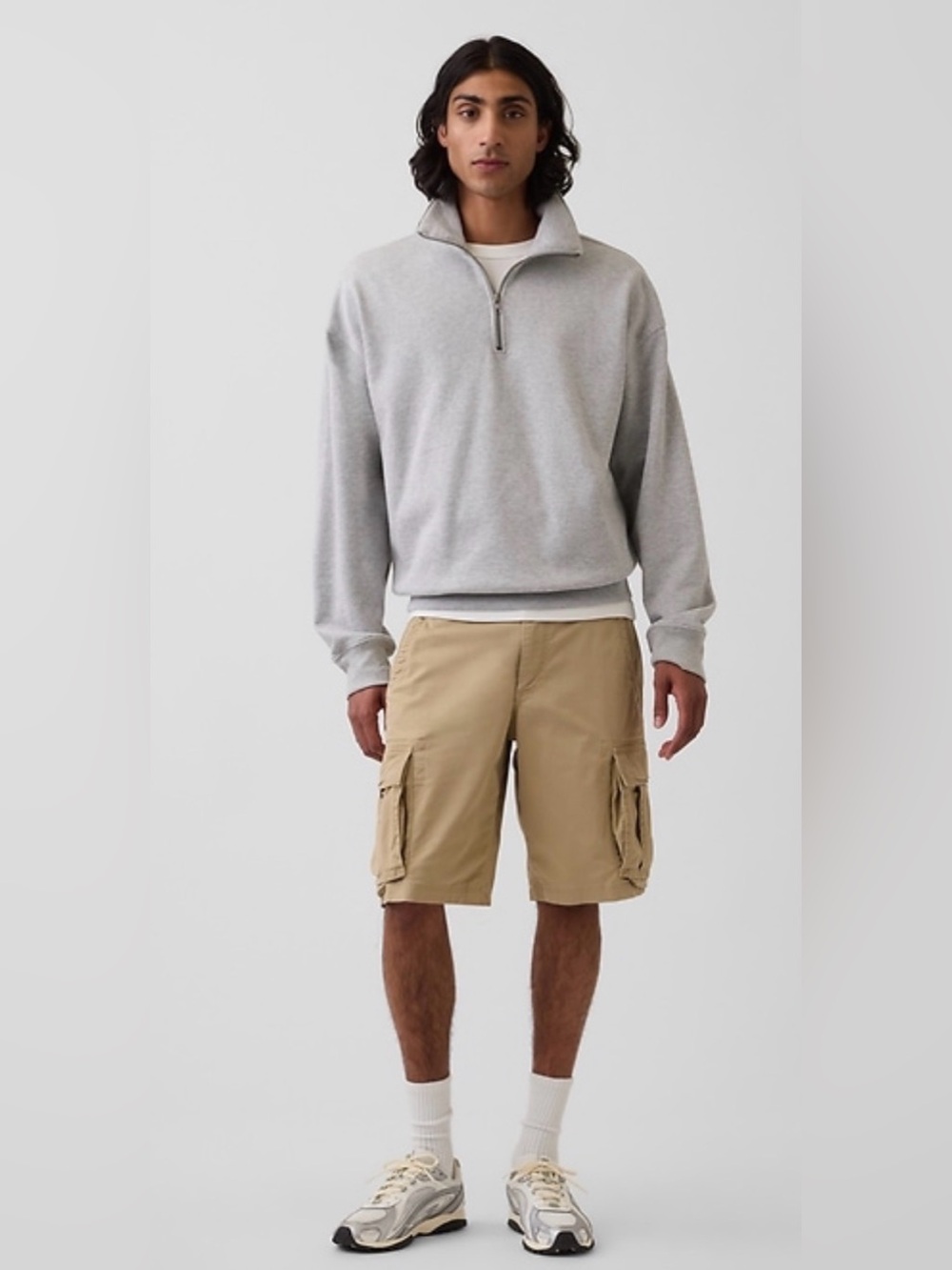 GAP Men's Relaxed Khaki Cargo Shorts - Casual Everyday Utility